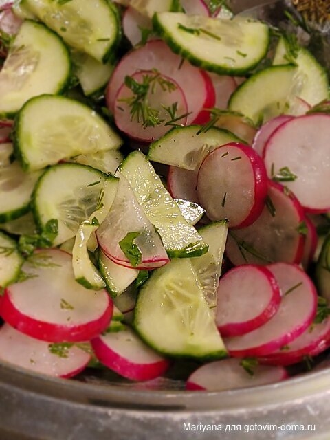 Салат из редиса с огурцами.jpg