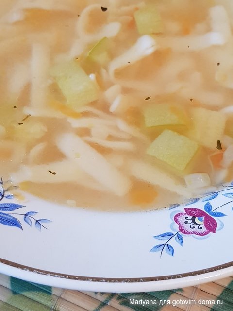 Суп с кабачками и лапшой.jpg
