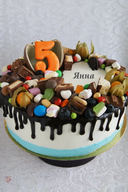 Творожно-сливочный торт с манго, персиками,голубикой и шококрошкой.jpg