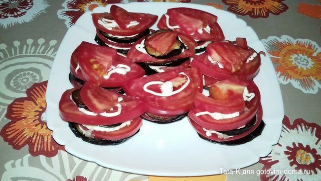 Башенки из баклажан с сыром и помидорами черри.jpg