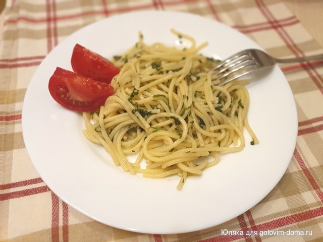 спагетти с чесноком и петрушкой.jpg