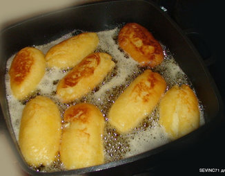 Пирожки пышные с картофельной и капустной начинкой