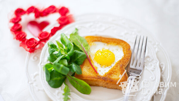 Яичница в хлебе Сердце (Горячие Бутерброды с Яйцом) фото к рецепту 5