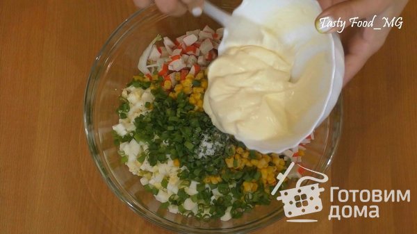 Салат из крабовых палочек и пекинской капусты фото к рецепту 10