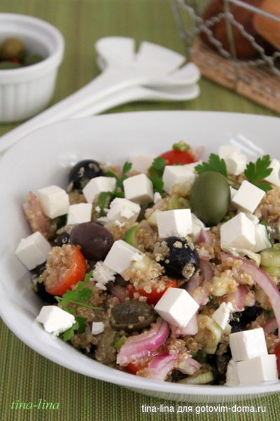 Греческий салат Хориатики с киноа фото к рецепту 1