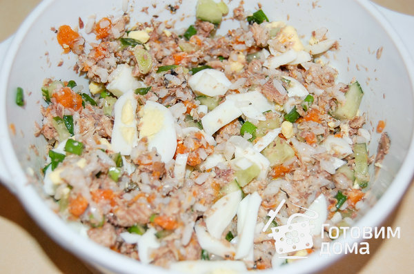 Салат из горбуши с рисом фото к рецепту 2