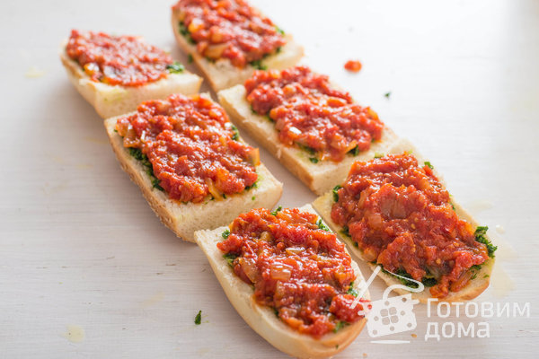 Запеченные бутерброды с сыром и томатами фото к рецепту 4
