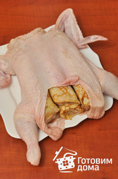 Курица, фаршированная блинами фото к рецепту 11