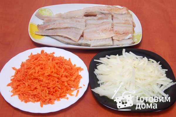 Рыба, запеченная с луком и морковью под сырно-майонезной корочкой фото к рецепту 1