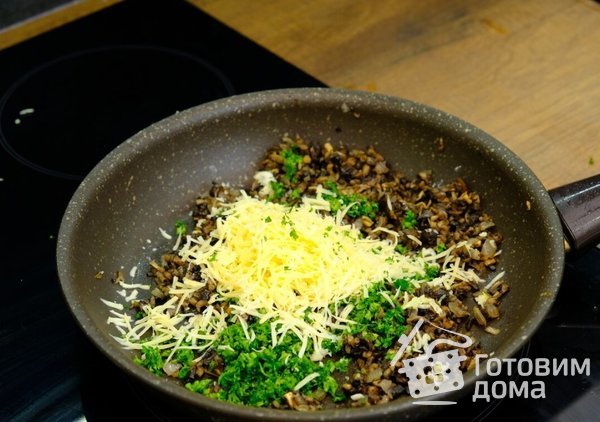 Куриный рулет с грибами и сыром - просто, вкусно и красиво! фото к рецепту 5