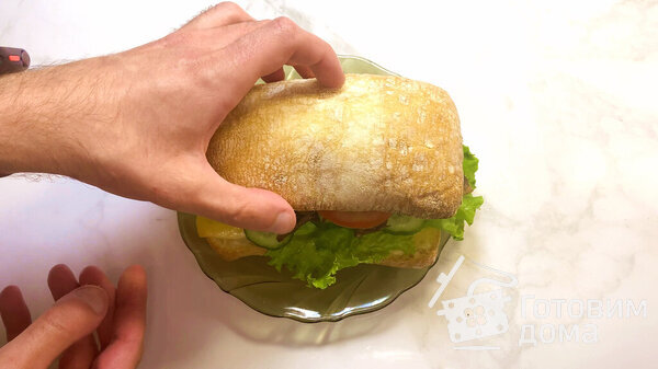 Вкусный вегетарианский сэндвич из чиабатты фото к рецепту 9