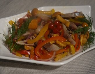 Салат закусочный « Селедочка с грибами»