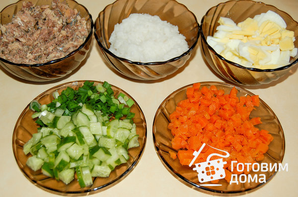 Салат из горбуши с рисом фото к рецепту 1