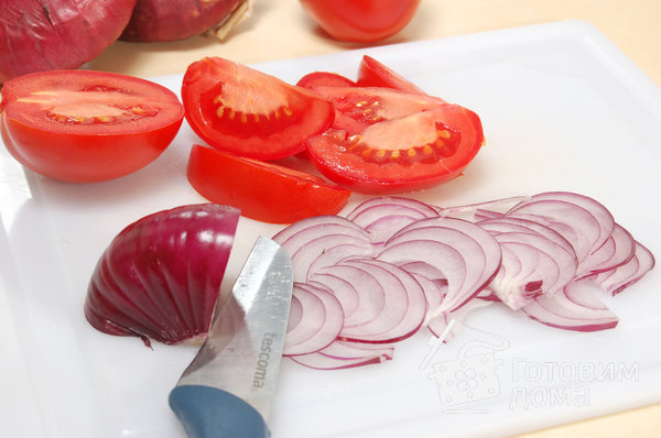 Салат из помидоров с луком фото к рецепту 1