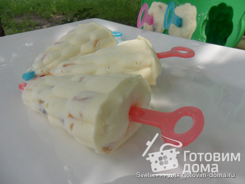 Домашнее мороженое со сгущенкой и персиками фото к рецепту 2