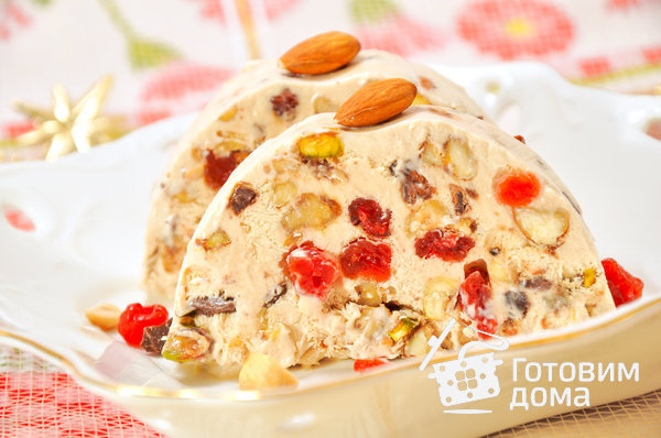 Десерт-мороженое с орехами, вяленой вишней и шоколадом фото к рецепту 9