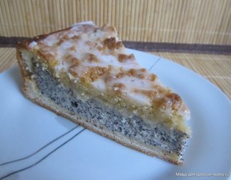 Творожно-маковый пирог со сладкой крошкой и глазурью
