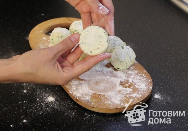 Сырники с сыром и зеленью фото к рецепту 6
