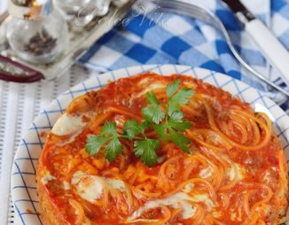 Фриттата с фаршем и спагетти