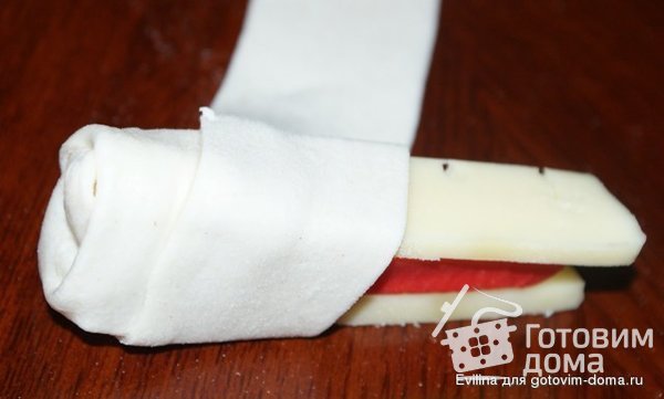 Слойки с сыром и крабовыми палочками фото к рецепту 1