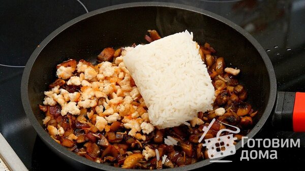 Азиатский рис с грибами, фаршем, чесноком, соевым соусом и соком лайма фото к рецепту 12