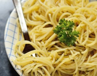 Spaghetti all'agliata - Спагетти с петрушкой и чесноком