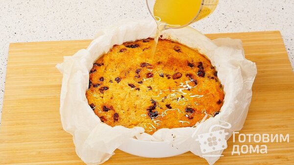 Манник по-кипрски: с кокосом, вяленой клюквой и медово-лимонной пропиткой фото к рецепту 11
