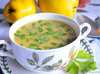 Гороховый суп-крем с айвой и беконом