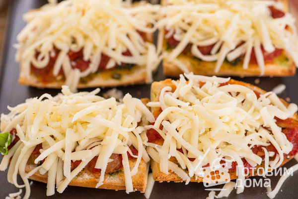 Запеченные бутерброды с сыром и томатами фото к рецепту 5