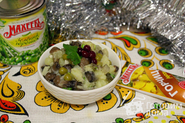 Постный салат с маринованными опятами фото к рецепту 5