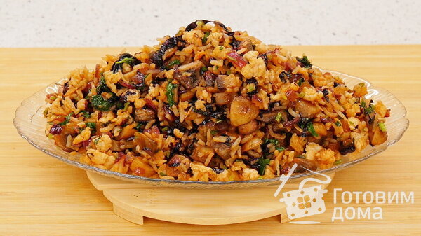 Азиатский рис с грибами, фаршем, чесноком, соевым соусом и соком лайма фото к рецепту 15