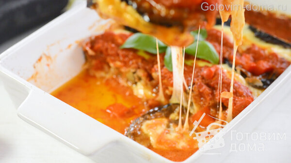 Баклажаны с помидорами, курицей и сыром в духовке фото к рецепту 13