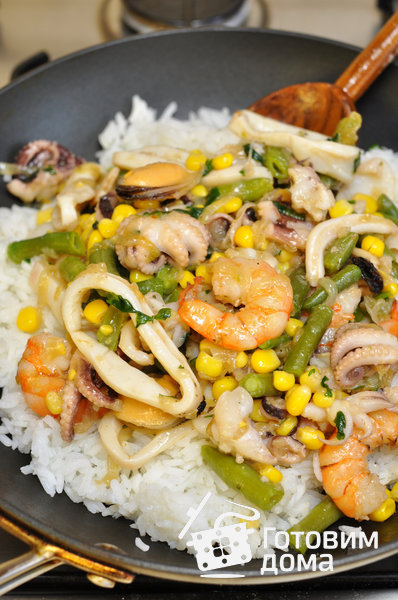 Рис с морепродуктами и овощами фото к рецепту 14
