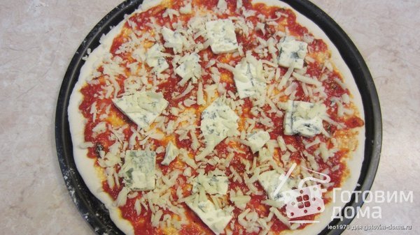 Пицца &quot;Четыре сыра&quot; с тестом от Джейми Оливера фото к рецепту 26