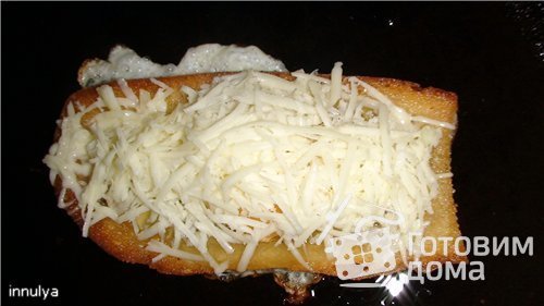 Горячие бутерброды  (яичница в хлебе) фото к рецепту 3