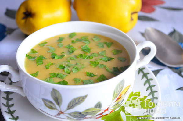 Гороховый суп-крем с айвой и беконом фото к рецепту 1