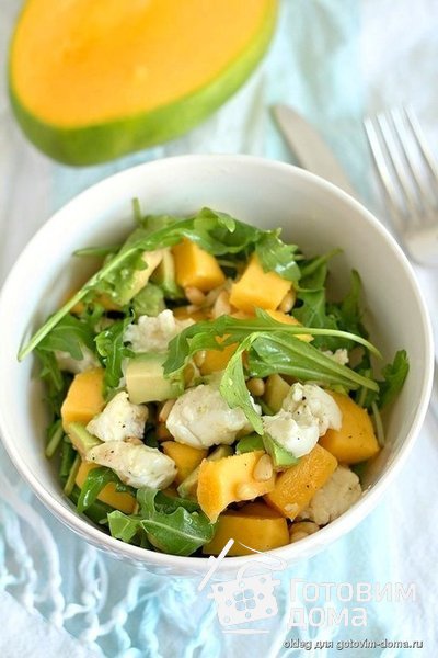 Салат из авокадо, манго с моцареллой и рукколой фото к рецепту 1