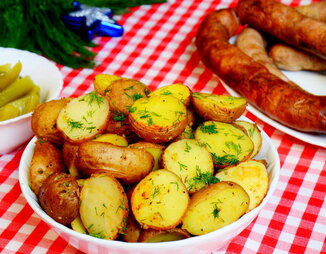Картошка по-деревенски с луком и чесноком