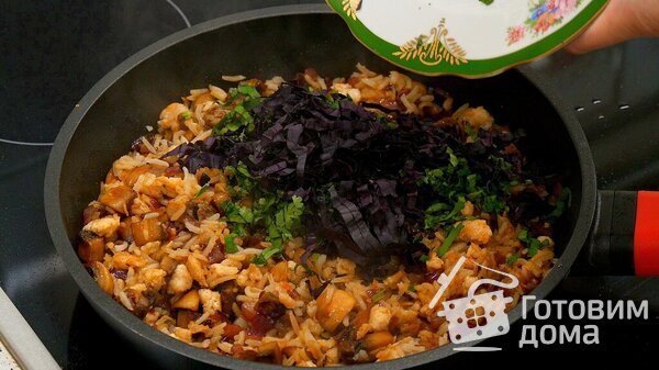 Азиатский рис с грибами, фаршем, чесноком, соевым соусом и соком лайма фото к рецепту 14